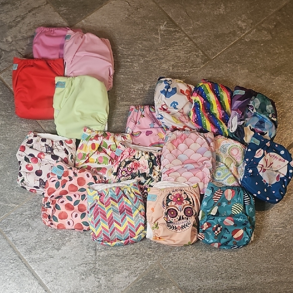 18 Alva Bavy Washable Cloth Diapers-Each Has 2 Liners (36 Total)...all Like new!